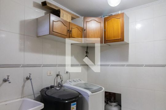 Area se Serviço  de casa para alugar com 3 quartos, 200m² em Jardim Vila Galvao, Guarulhos