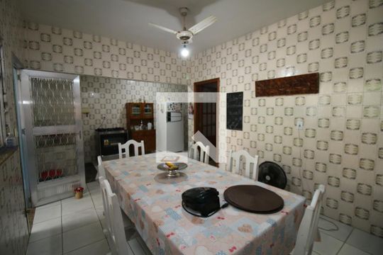 Cozinha 1 de casa à venda com 4 quartos, 580m² em Penha, Rio de Janeiro