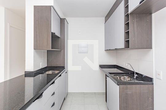 Cozinha de apartamento para alugar com 2 quartos, 36m² em Ipiranga, São Paulo