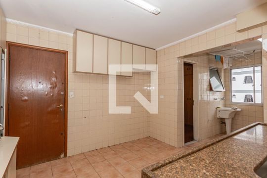 Cozinha de apartamento para alugar com 3 quartos, 99m² em Aclimação, São Paulo