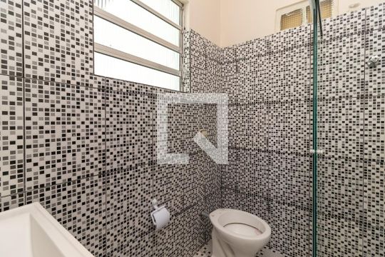Banheiro 1 de casa à venda com 3 quartos, 312m² em Parque Peruche, São Paulo