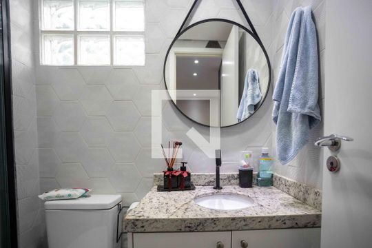 Banheiro de apartamento à venda com 2 quartos, 50m² em Centro, Diadema