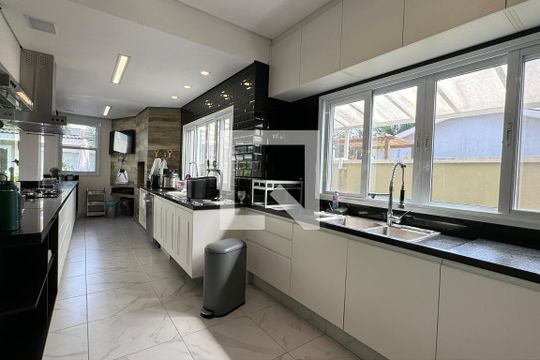 Cozinha de casa de condomínio à venda com 4 quartos, 597m² em Alphaville, Santana de Parnaíba