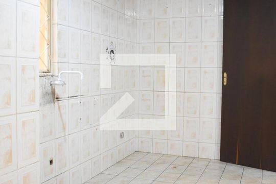 Cozinha de casa para alugar com 2 quartos, 95m² em Guabirotuba, Curitiba