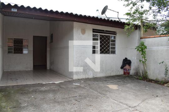 Quintal de casa para alugar com 2 quartos, 95m² em Guabirotuba, Curitiba
