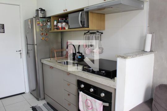 Cozinha  de apartamento à venda com 1 quarto, 37m² em Vila Ema, São Paulo