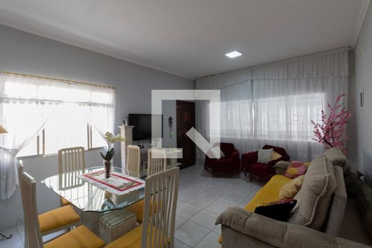 Sala de casa à venda com 5 quartos, 200m² em Vila Constança, São Paulo