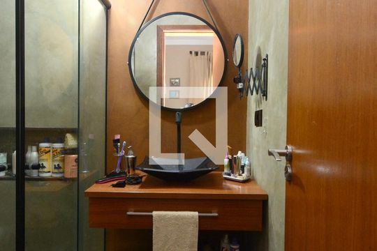 Banheiro da Suíte de casa à venda com 3 quartos, 165m² em Jardim Umuarama, São Paulo