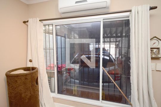 Sala de casa à venda com 3 quartos, 165m² em Jardim Umuarama, São Paulo