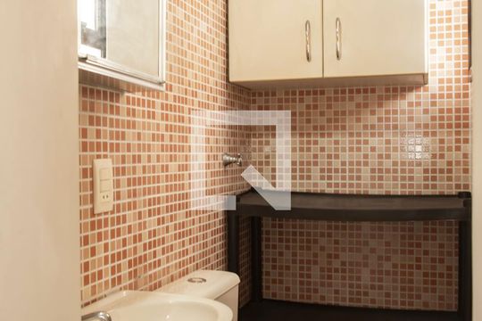 Banheiro de Serviço de apartamento para alugar com 3 quartos, 80m² em Saúde, São Paulo