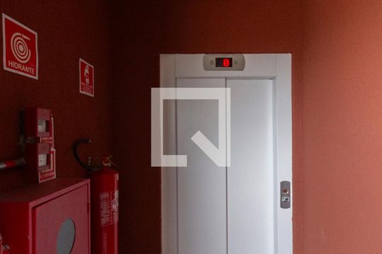 Área Comum - Elevador de apartamento à venda com 2 quartos, 45m² em Vila Santa Teresa (zona Leste), São Paulo