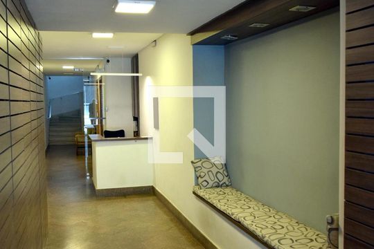 Hall social de apartamento para alugar com 2 quartos, 150m² em Cerqueira César, São Paulo