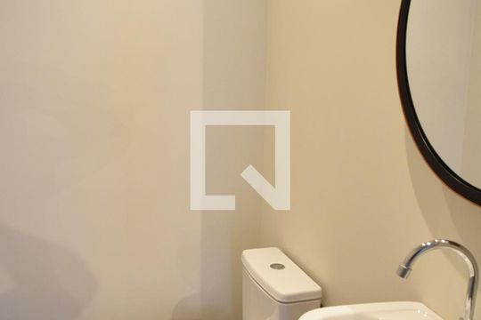 Lavabo de apartamento para alugar com 2 quartos, 150m² em Cerqueira César, São Paulo