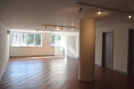 Apartamento para alugar com 2 quartos, 150m² em Cerqueira César, São Paulo