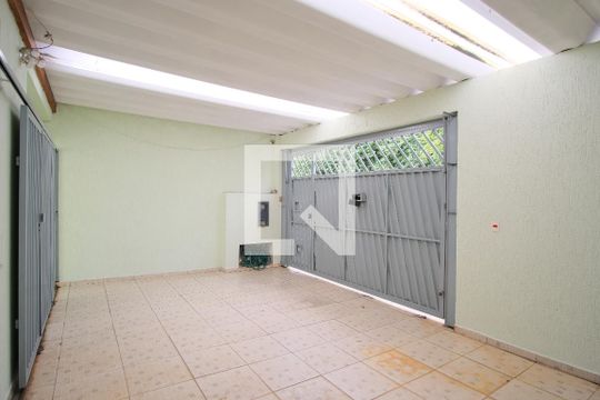 Garagem de casa à venda com 2 quartos, 110m² em Vila Moreira, São Paulo