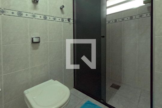 Banheiro de apartamento para alugar com 1 quarto, 73m² em Aparecida, Santos