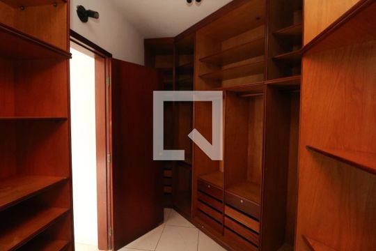 Closet da suíte de casa para alugar com 3 quartos, 350m² em Vila Formosa, São Paulo
