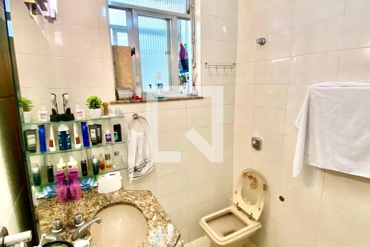 Banheiro de apartamento à venda com 2 quartos, 76m² em Rocha, Rio de Janeiro