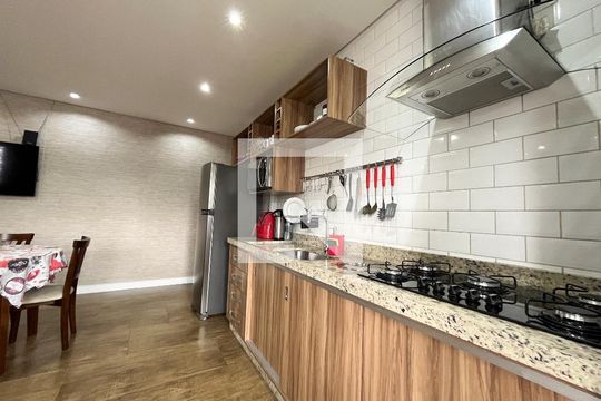 Cozinha de apartamento à venda com 3 quartos, 85m² em Chácara Inglesa, São Paulo