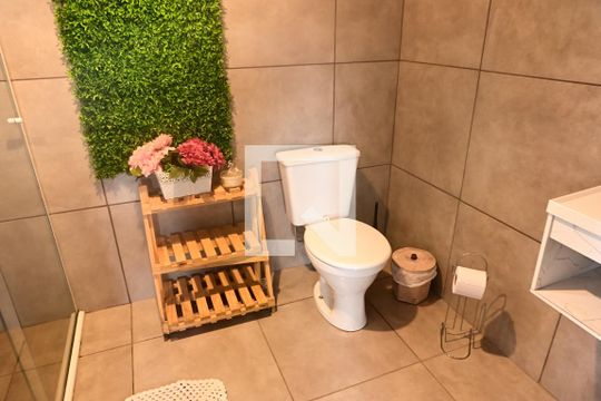 Banheiro do quarto 1  de apartamento para alugar com 8 quartos, 640m² em Real, Praia Grande