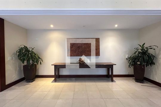 Hall de entrada de apartamento à venda com 2 quartos, 61m² em Jardins, São Paulo