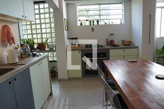 Cozinha de apartamento à venda com 2 quartos, 76m² em Pinheiros, São Paulo