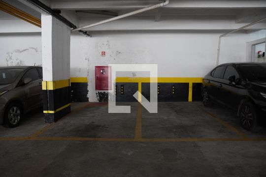 Garagem de apartamento à venda com 2 quartos, 76m² em Pinheiros, São Paulo