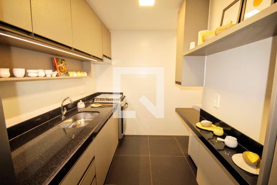 Cozinha de apartamento à venda com 3 quartos, 70m² em Santo Antônio, Belo Horizonte