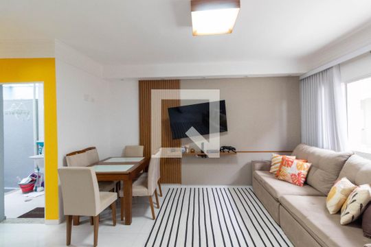 Sala de casa de condomínio à venda com 3 quartos, 150m² em Vila Granada, São Paulo