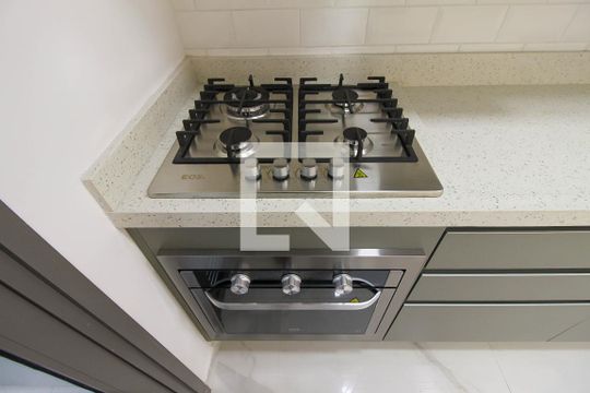 Cozinha de apartamento à venda com 2 quartos, 74m² em Vila Independência, São Paulo