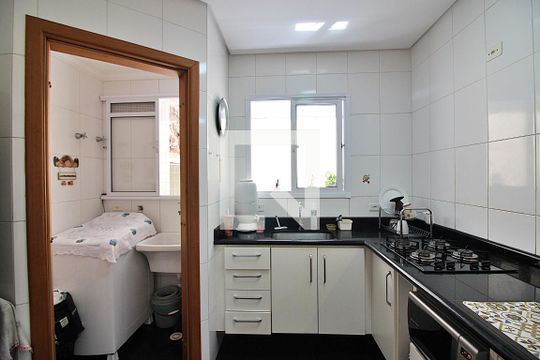Cozinha de apartamento à venda com 2 quartos, 70m² em Vila Marlene, São Bernardo do Campo