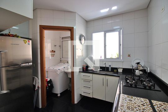 Cozinha de apartamento à venda com 2 quartos, 70m² em Vila Marlene, São Bernardo do Campo