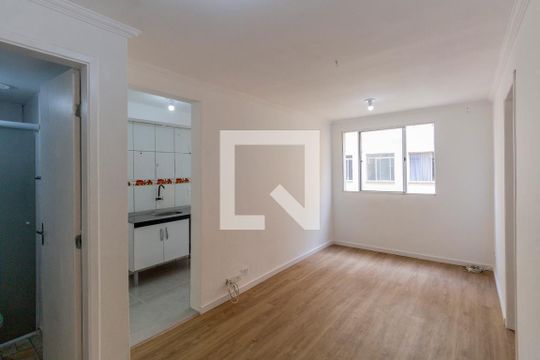 Sala de apartamento para alugar com 2 quartos, 48m² em Vila Carmosina, São Paulo