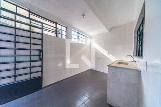 Cozinha  de casa à venda com 2 quartos, 126m² em Vila Guarani, Santo André