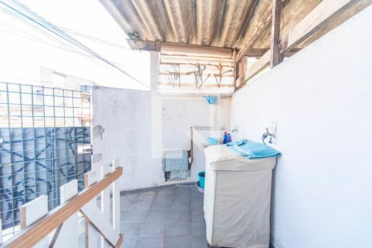Área de serviço casa 2 de casa à venda com 2 quartos, 126m² em Vila Guarani, Santo André