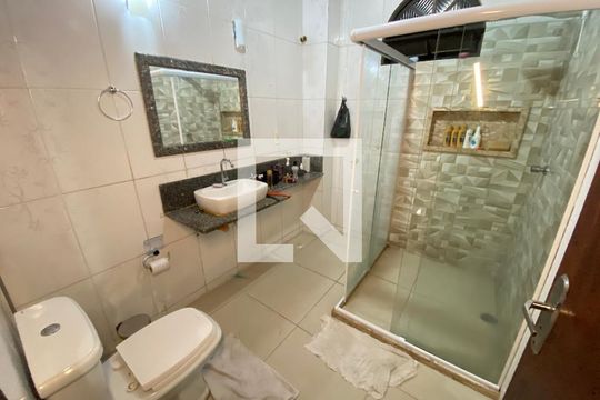 Banheiro de casa para alugar com 2 quartos, 120m² em Barris, Salvador