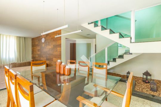 Copa de casa à venda com 4 quartos, 1000m² em Trevo, Belo Horizonte