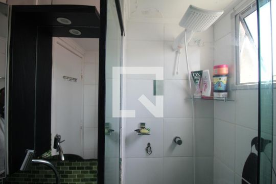 Banheiro de apartamento para alugar com 2 quartos, 48m² em Igara, Canoas