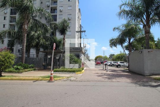 Fachada e portaria de apartamento para alugar com 2 quartos, 48m² em Igara, Canoas