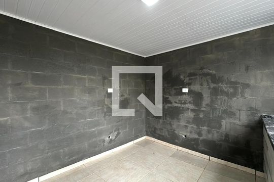Cozinha de kitnet/studio para alugar com 1 quarto, 27m² em Pilarzinho, Curitiba