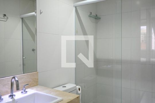 Banheiro de kitnet/studio para alugar com 1 quarto, 42m² em Paraíso, São Paulo