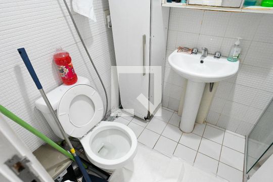 Banheiro de apartamento para alugar com 2 quartos, 70m² em Paraíso, São Paulo