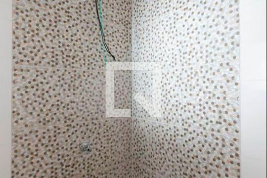 Banheiro de apartamento para alugar com 2 quartos, 45m² em Vila Rosaria, São Paulo
