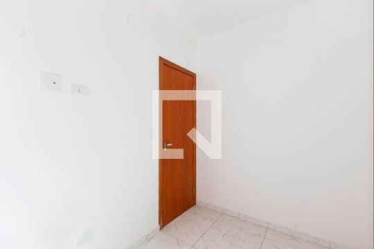 Quarto 1 de apartamento para alugar com 2 quartos, 45m² em Vila Rosaria, São Paulo