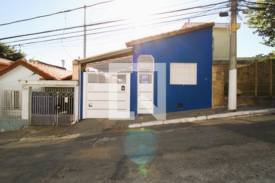 Fachada com plaquinha de casa à venda com 4 quartos, 120m² em Tucuruvi, São Paulo