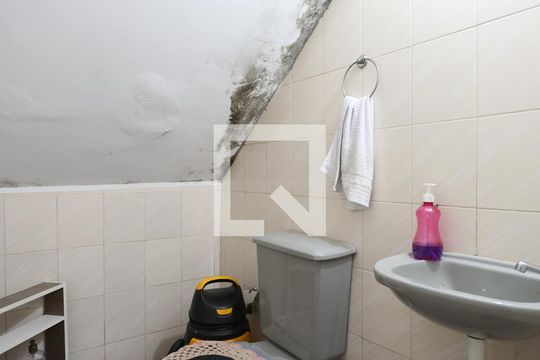 Lavabo da garagem de casa à venda com 3 quartos, 240m² em Vila Amália (zona Norte), São Paulo