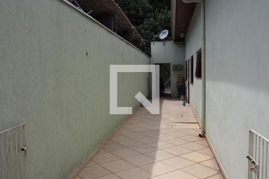 Quintal de casa à venda com 3 quartos, 299m² em Jardim Merci I, Jundiaí