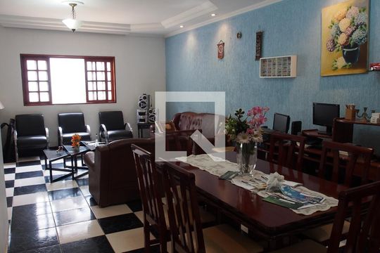 Sala de casa à venda com 3 quartos, 299m² em Jardim Merci I, Jundiaí