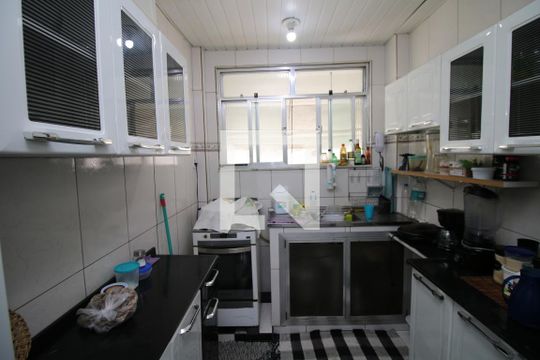 Cozinha de apartamento à venda com 2 quartos, 48m² em Olaria, Rio de Janeiro