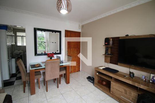 Sala de apartamento à venda com 2 quartos, 48m² em Olaria, Rio de Janeiro